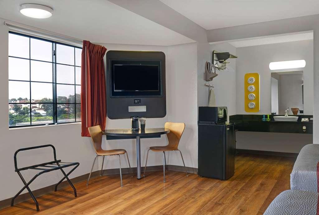 Motel 6-Marina, Ca - Monterey Ανέσεις φωτογραφία