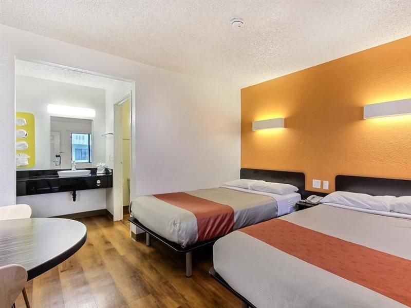 Motel 6-Marina, Ca - Monterey Εξωτερικό φωτογραφία