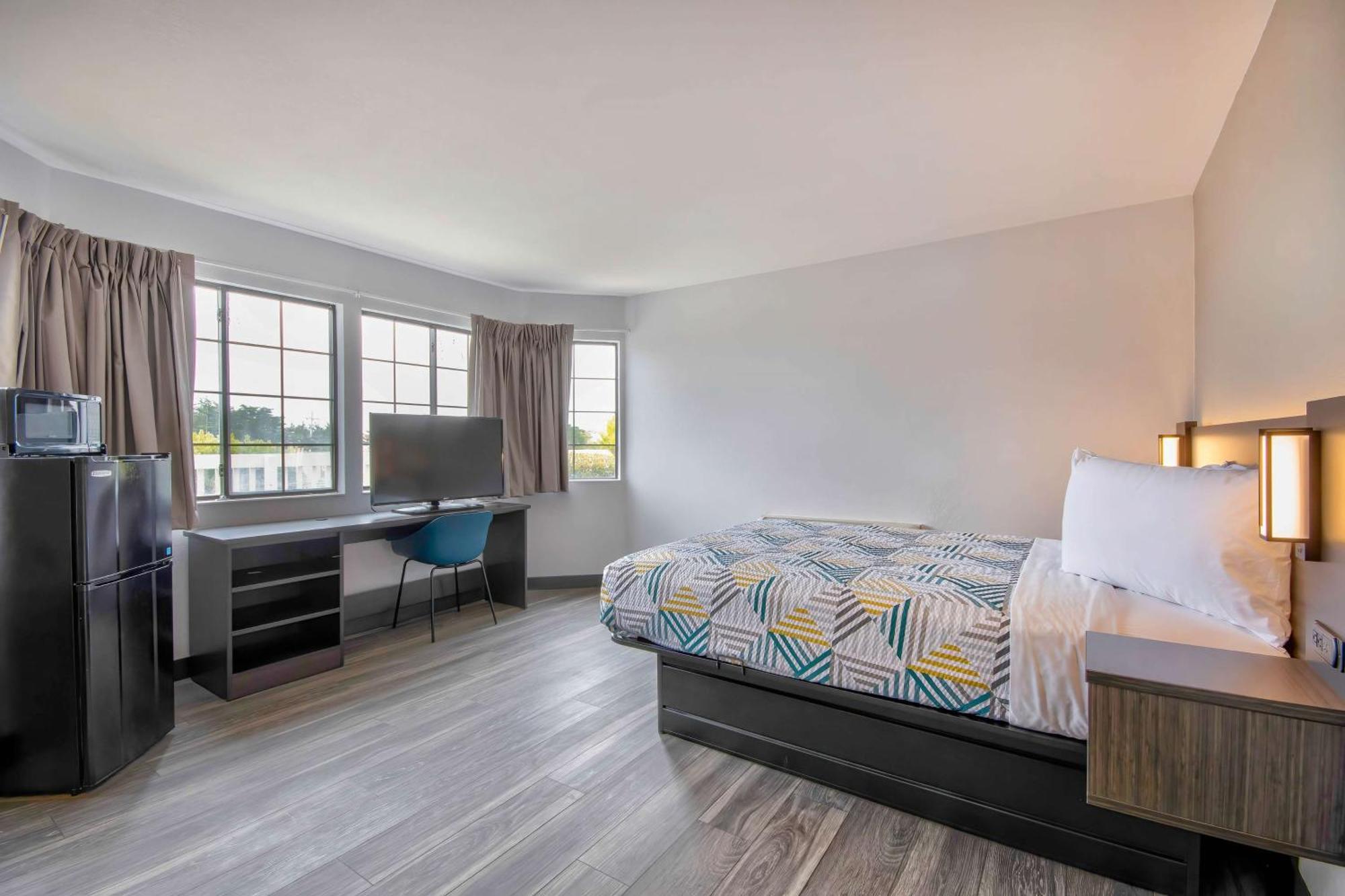 Motel 6-Marina, Ca - Monterey Εξωτερικό φωτογραφία